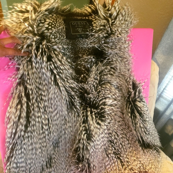 Guess fur vest - Picture 2 of 5